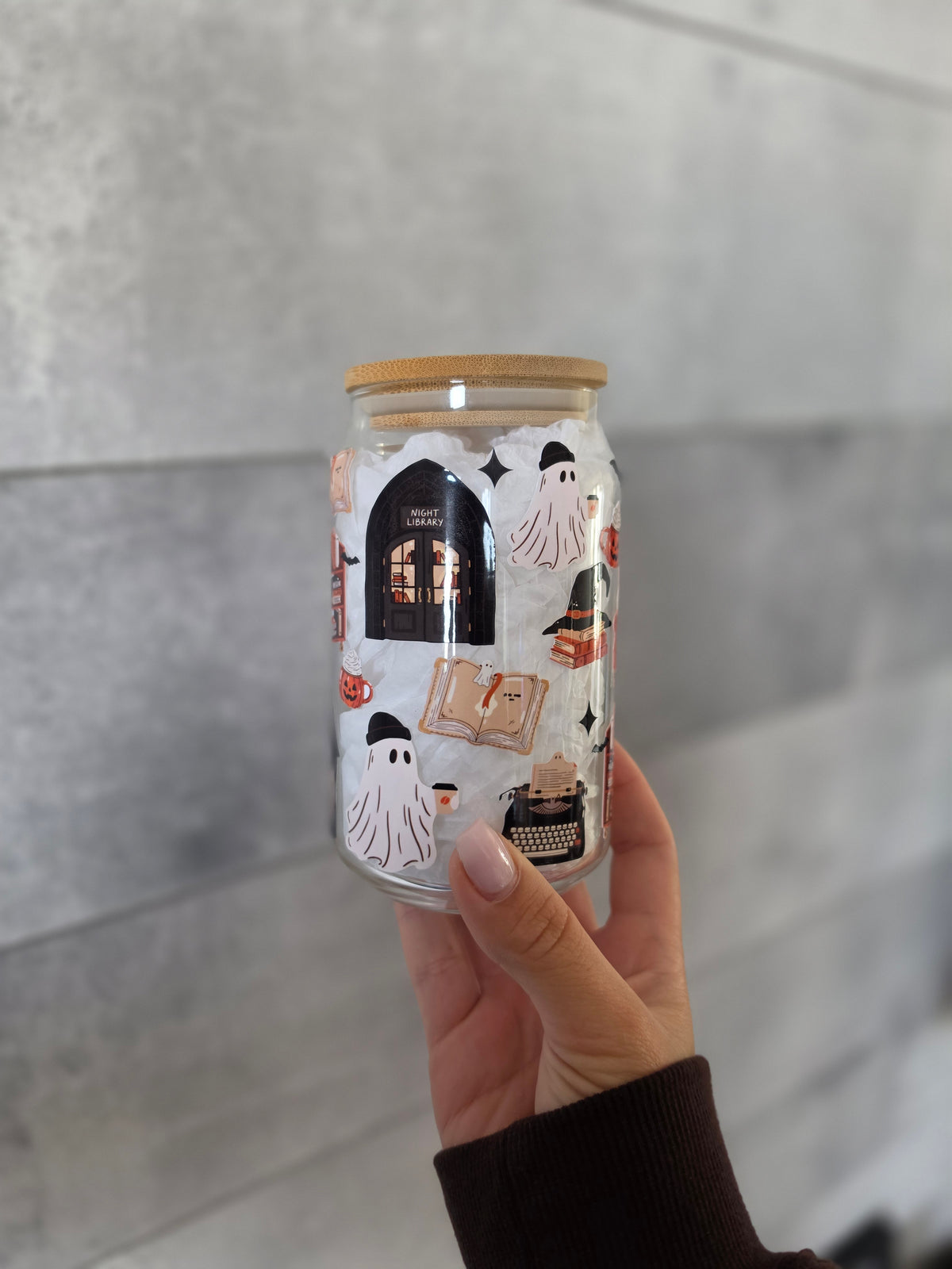 Tasse en verre 16oz - Librairie Hantée